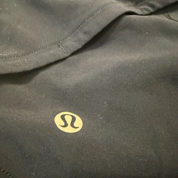 EUC- Lululemon Women's Speed Up High-Rise Lined shorts- size 6 - Picture 4 of 6